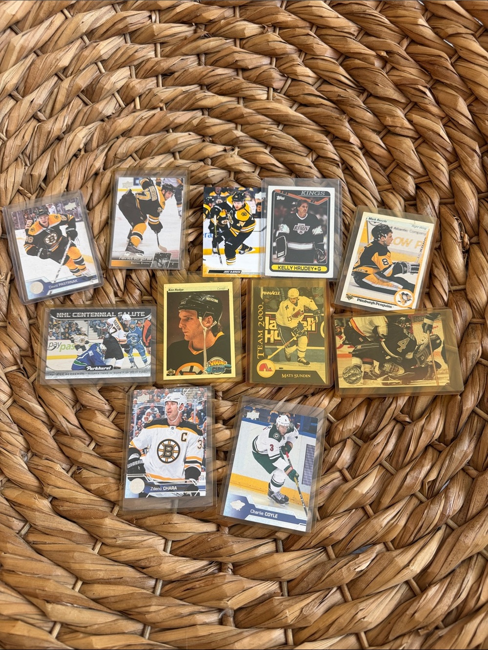 Hockey Trading Card Lot - Assorted Players (Black, Gold, White)